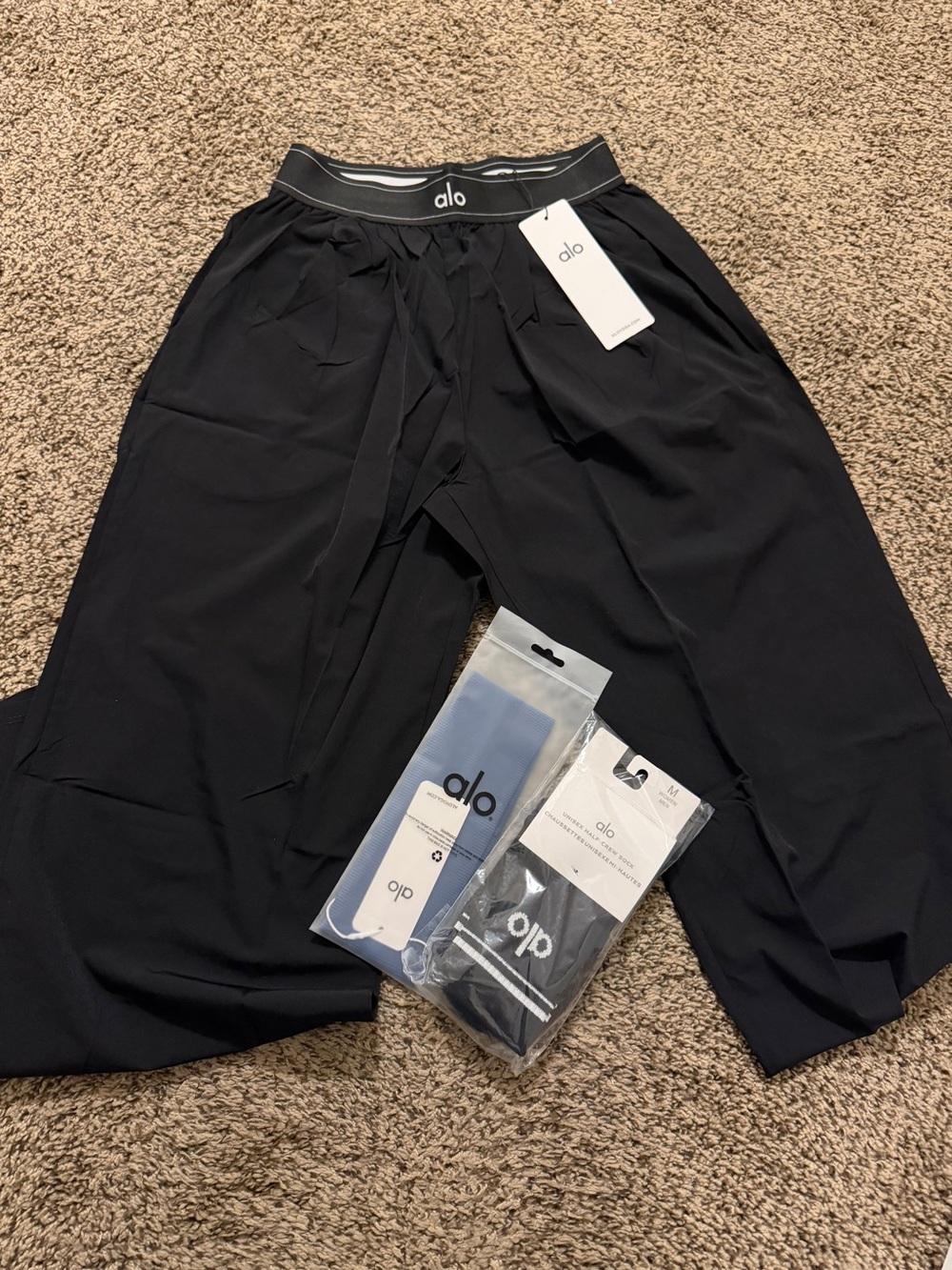 ALO Yoga Men’s Black Jogger Pants with Logo Waistband